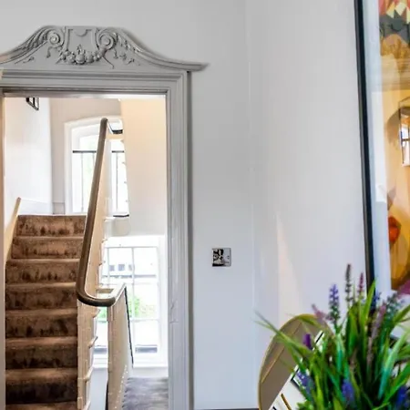 42 Is The Answer- Stunning York Townhouse Appearing On Tv Holiday Home Show Exterior photo