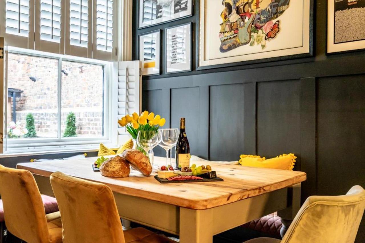 42 Is The Answer- Stunning Townhouse Appearing On Tv Show Casa de Férias York
