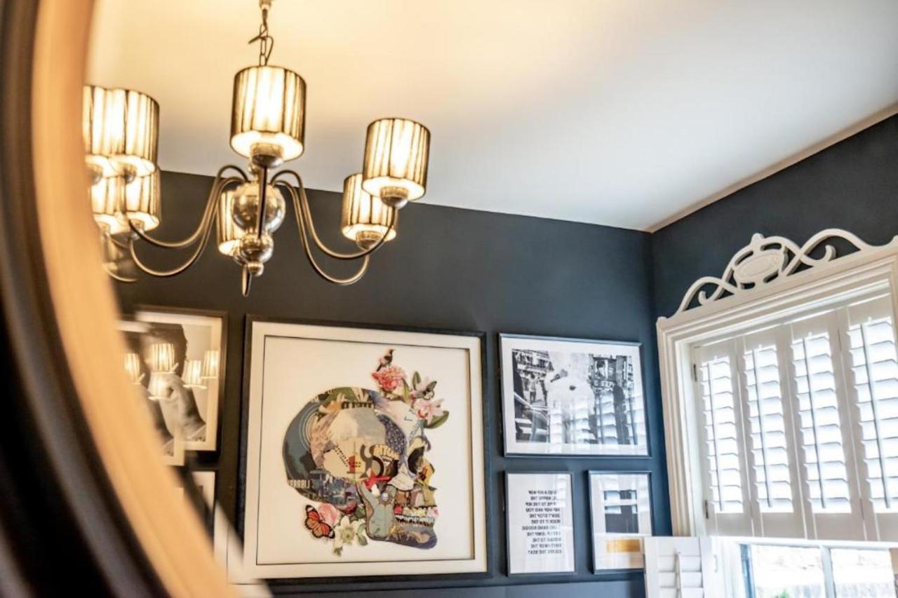 42 Is The Answer- Stunning Townhouse Appearing On Tv Show Casa de Férias