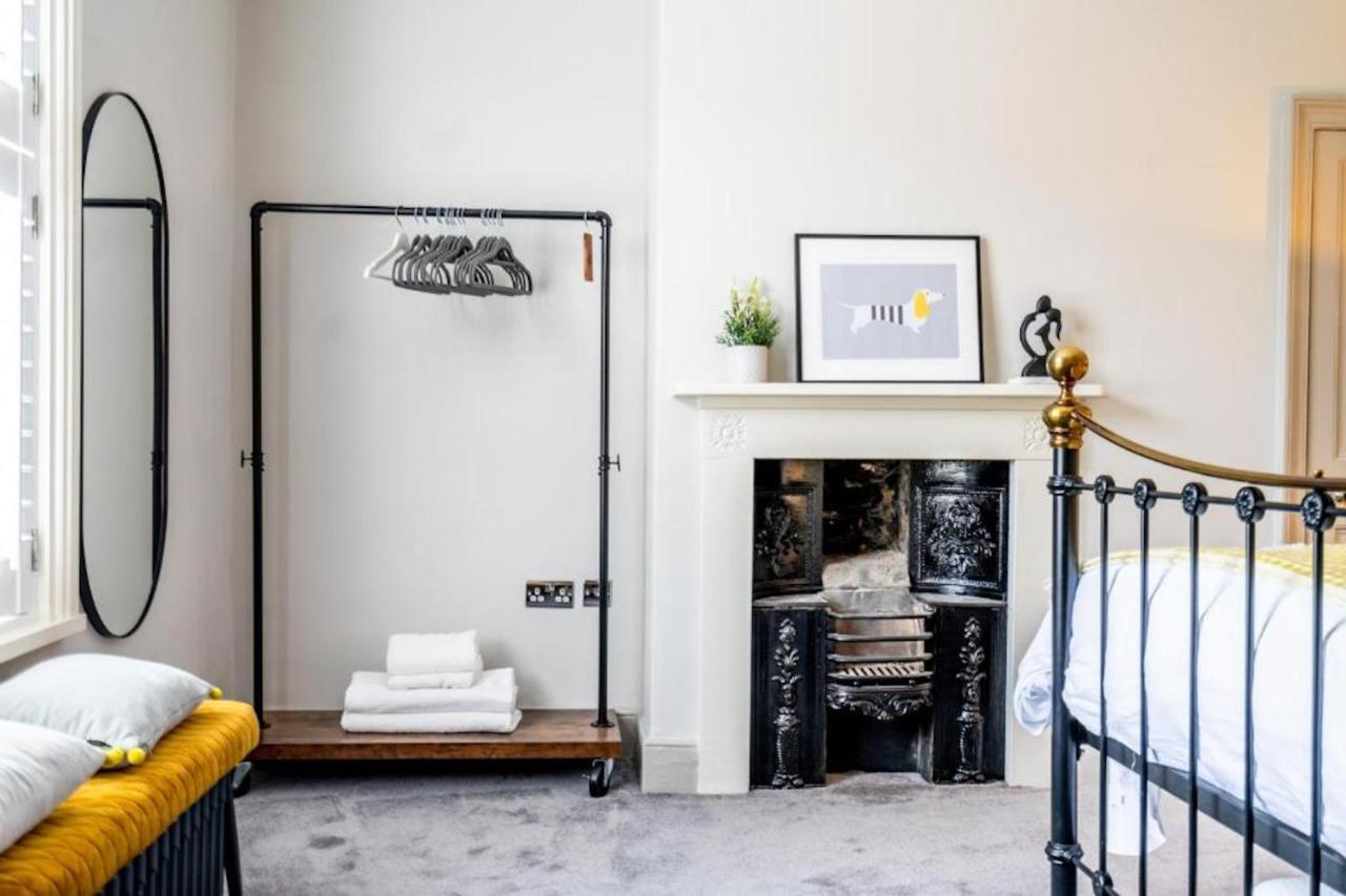 Casa de Férias 42 Is The Answer- Stunning Townhouse Appearing On Tv Show York