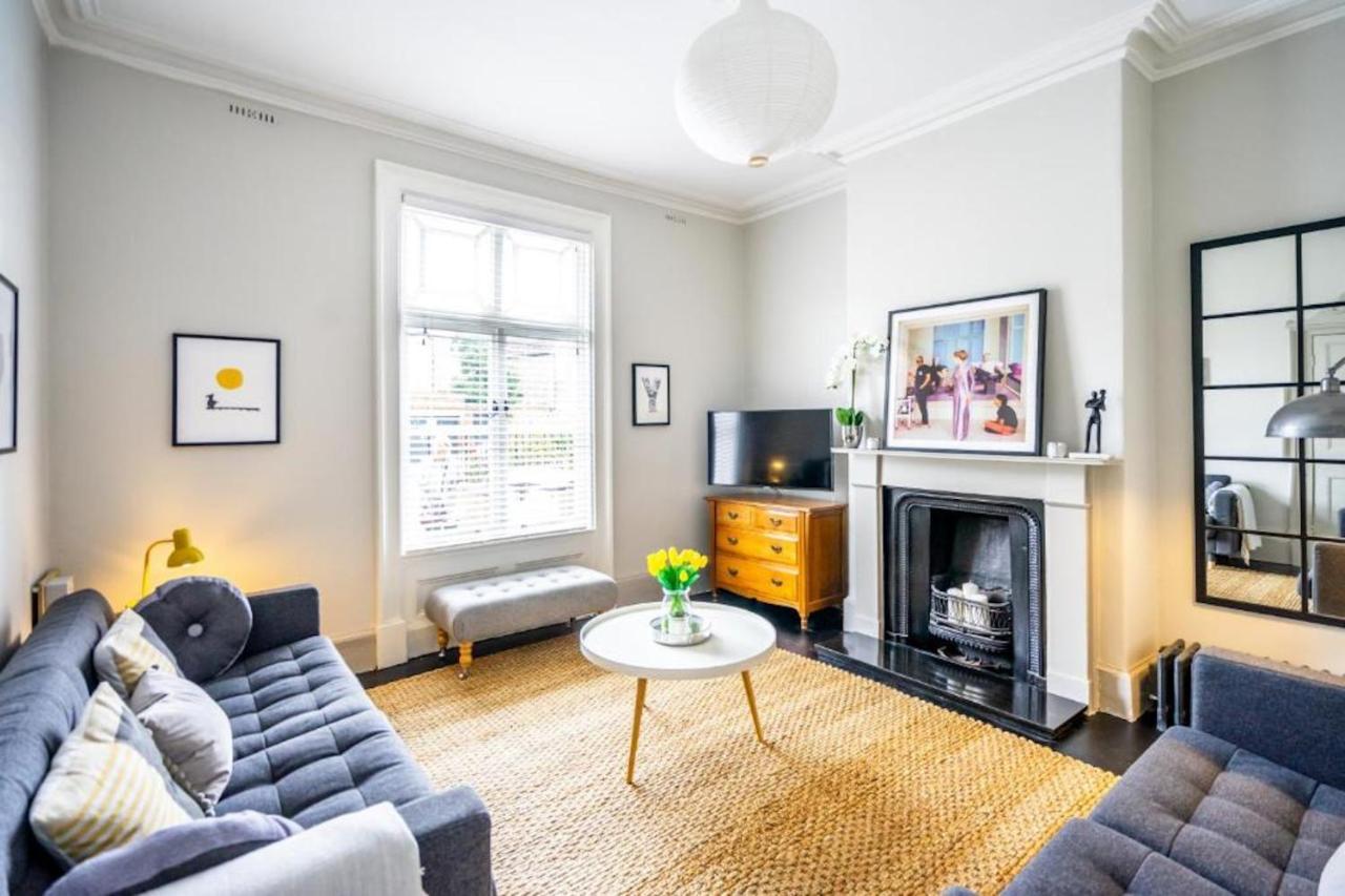 42 Is The Answer- Stunning Townhouse Appearing On Tv Show * York
