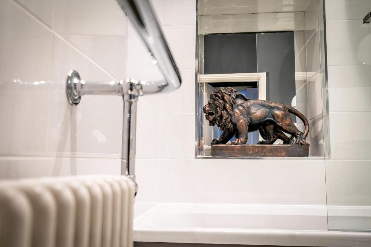42 Is The Answer- Stunning Townhouse Appearing On Tv Show Holiday home *
