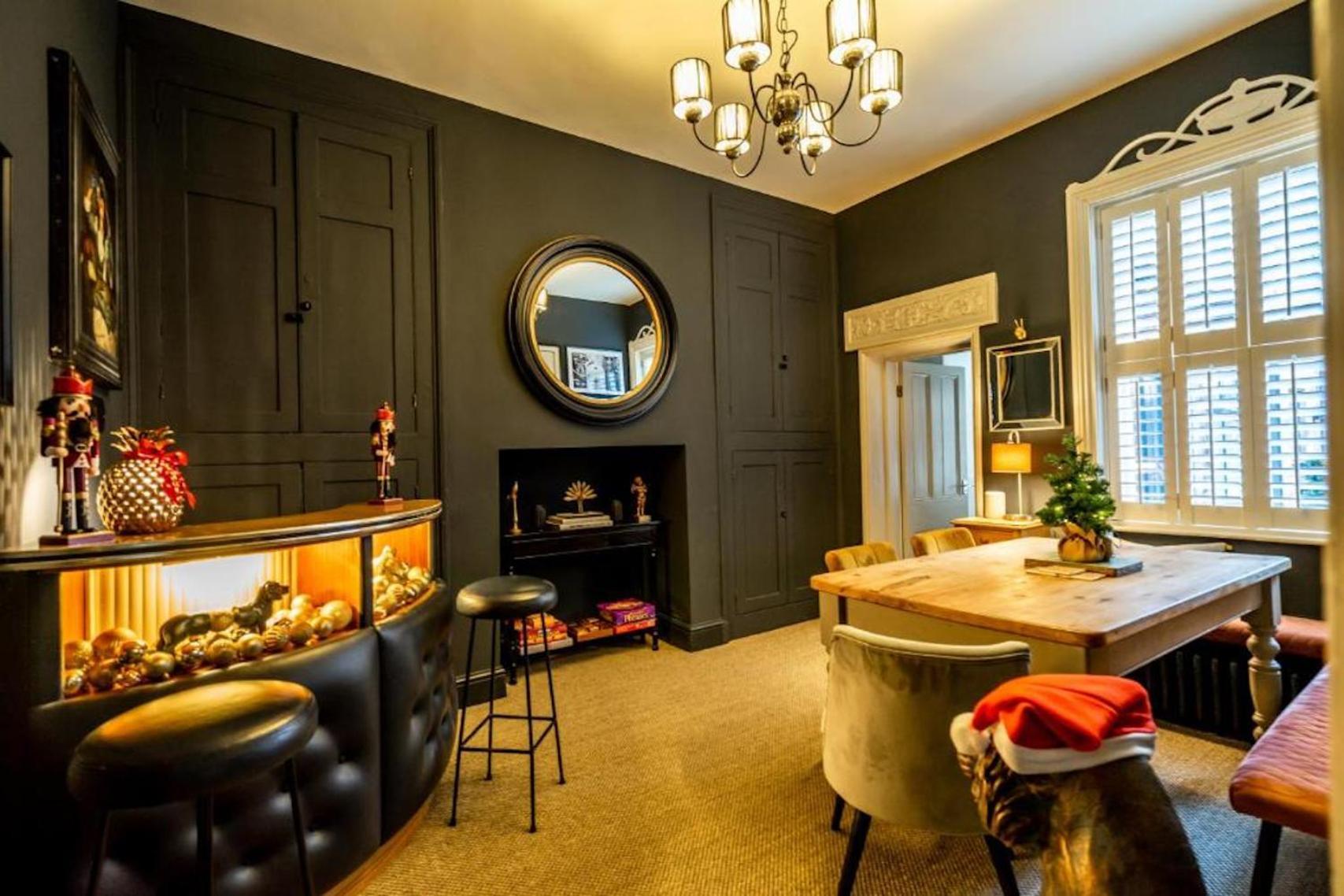 42 Is The Answer- Stunning Townhouse Appearing On Tv Show * York